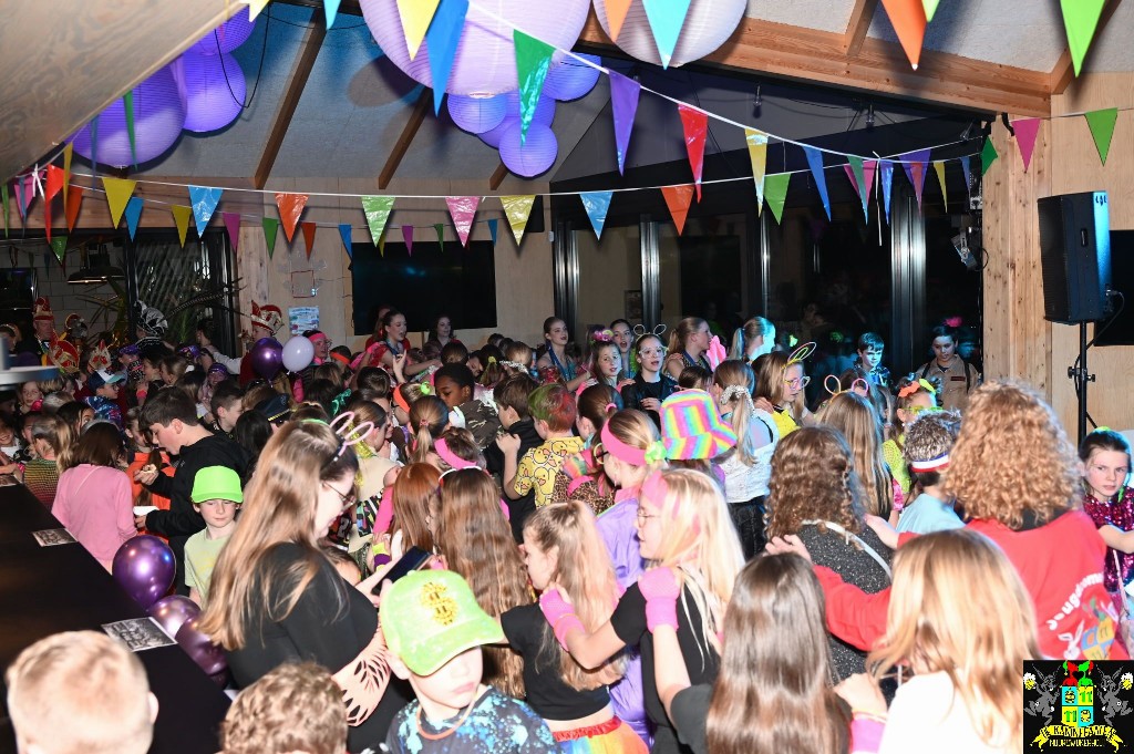 ../Images/Jeugddisco Glow in the Dark 054.jpg